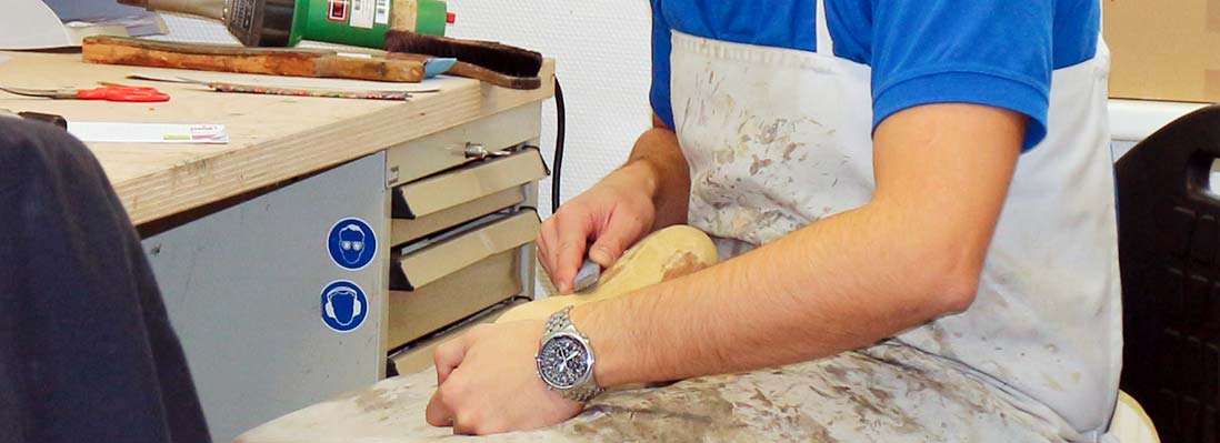 Schuhtechnik: Fertigung in traditioneller Handwerkskunst